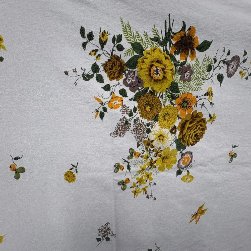 Vintage 70s‎ Floral Tablecloth Yellow Gold Brown Botanical Butterfly 76x52 Rect